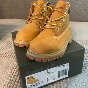 TODDLER BOYS TIMBERLAND BOOTS.